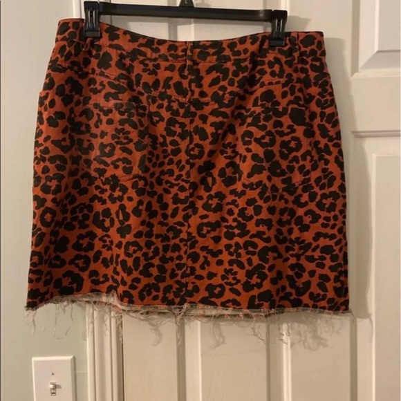 SHEIN skirt - Picture 3 of 4